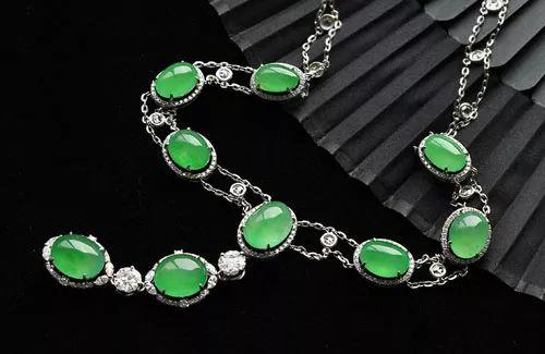 上千万与上亿的珍藏级翡翠项链的差别有哪些?-第27张图片-翡翠网 上千万与上亿的珍藏级翡翠项链的差别有哪些?-第27张图片-翡翠网