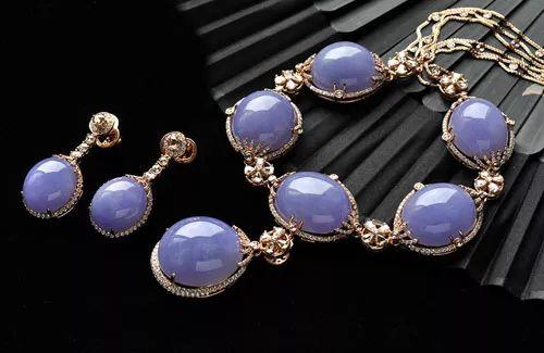 上千万与上亿的珍藏级翡翠项链的差别有哪些?-第34张图片-翡翠网 上千万与上亿的珍藏级翡翠项链的差别有哪些?-第34张图片-翡翠网