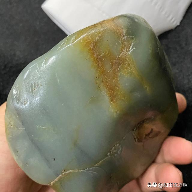 请问各路大神这块和田籽料怎样？-第3张图片-翡翠网