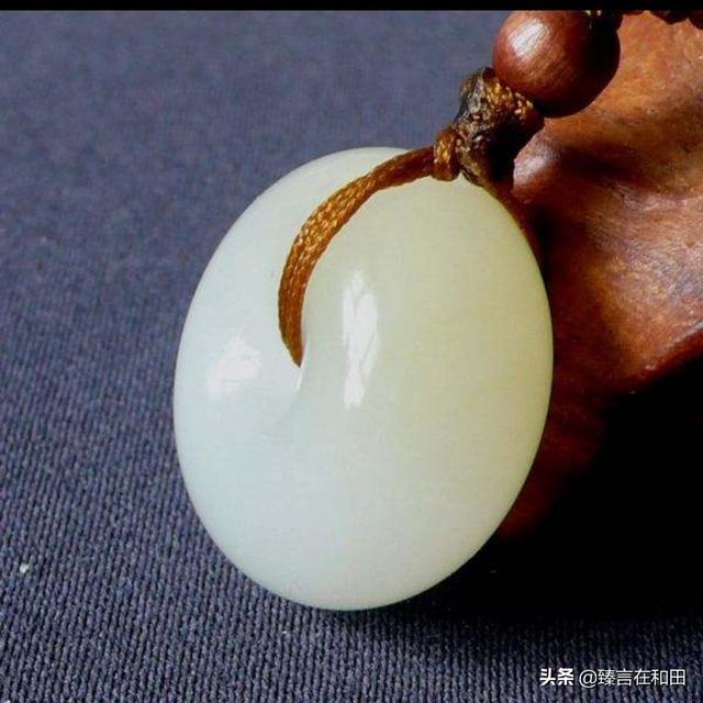 和田玉挂件搭配什么样的绳子比较美?-第2张图片-翡翠网 和田玉挂件搭配什么样的绳子比较美?-第2张图片-翡翠网