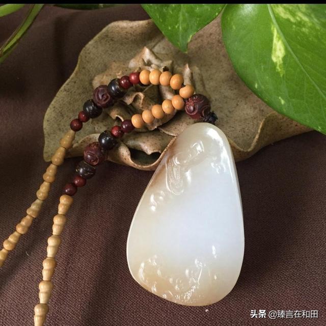 和田玉挂件搭配什么样的绳子比较美?-第3张图片-翡翠网 和田玉挂件搭配什么样的绳子比较美?-第3张图片-翡翠网