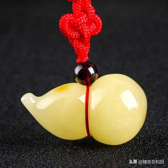 和田玉挂件搭配什么样的绳子比较美?-第9张图片-翡翠网 和田玉挂件搭配什么样的绳子比较美?-第9张图片-翡翠网