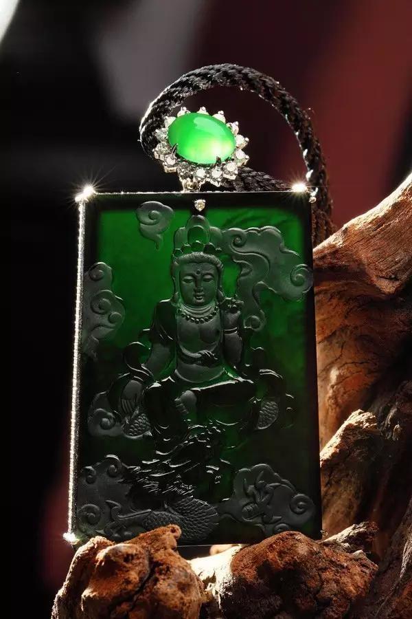 墨翠是不是翡翠?它产自哪里?-第1张图片-翡翠网 墨翠是不是翡翠?它产自哪里?-第1张图片-翡翠网