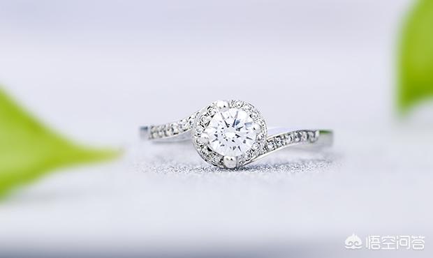 一般婚戒多少钱?不足一万也能买高档婚戒吗?-第1张图片-翡翠网 一般婚戒多少钱?不足一万也能买高档婚戒吗?-第1张图片-翡翠网