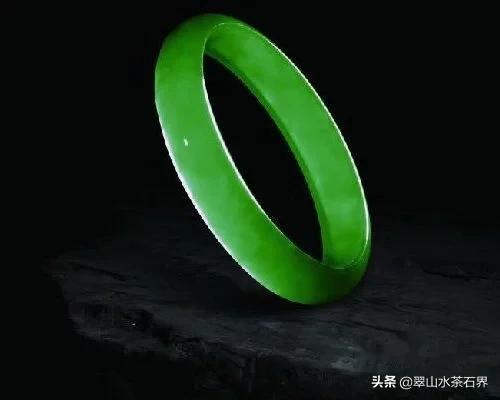 翡翠要如何鉴定?-第7张图片-翡翠网 翡翠要如何鉴定?-第7张图片-翡翠网