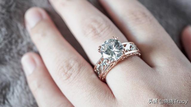 戒指的戴法和意义(图文)?-第1张图片-翡翠网 戒指的戴法和意义(图文)?-第1张图片-翡翠网