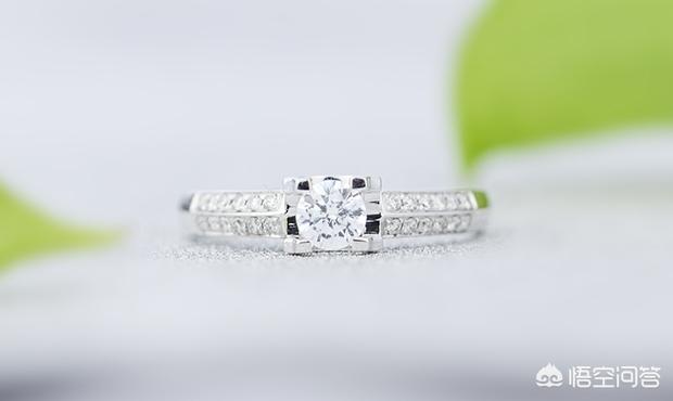 钻戒不合手烦恼多，戒指尺寸怎么量好？简单实用的小技巧有哪些？-第5张图片-翡翠网