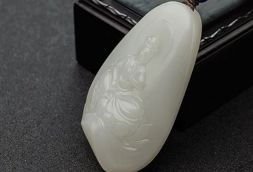男士戴玉观音吊坠能不能带来好运？-第1张图片-翡翠网