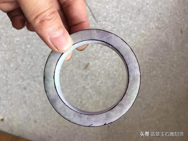 细糯化的翡翠手镯，2000买的，但是有一条五厘米棉线，值吗？-第2张图片-翡翠网