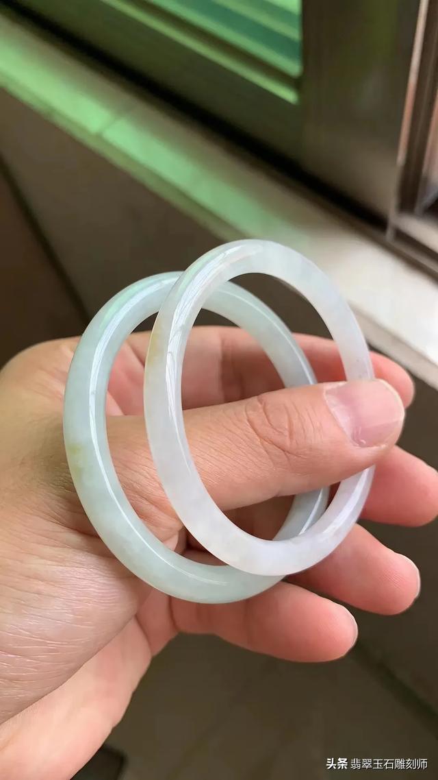 细糯化的翡翠手镯，2000买的，但是有一条五厘米棉线，值吗？-第10张图片-翡翠网