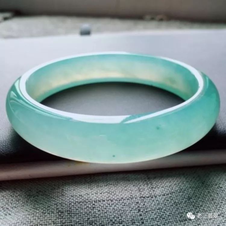 好翡翠价格太高遭质疑，便宜的假翡翠一路畅销，是真的太贵吗？-第6张图片-翡翠网