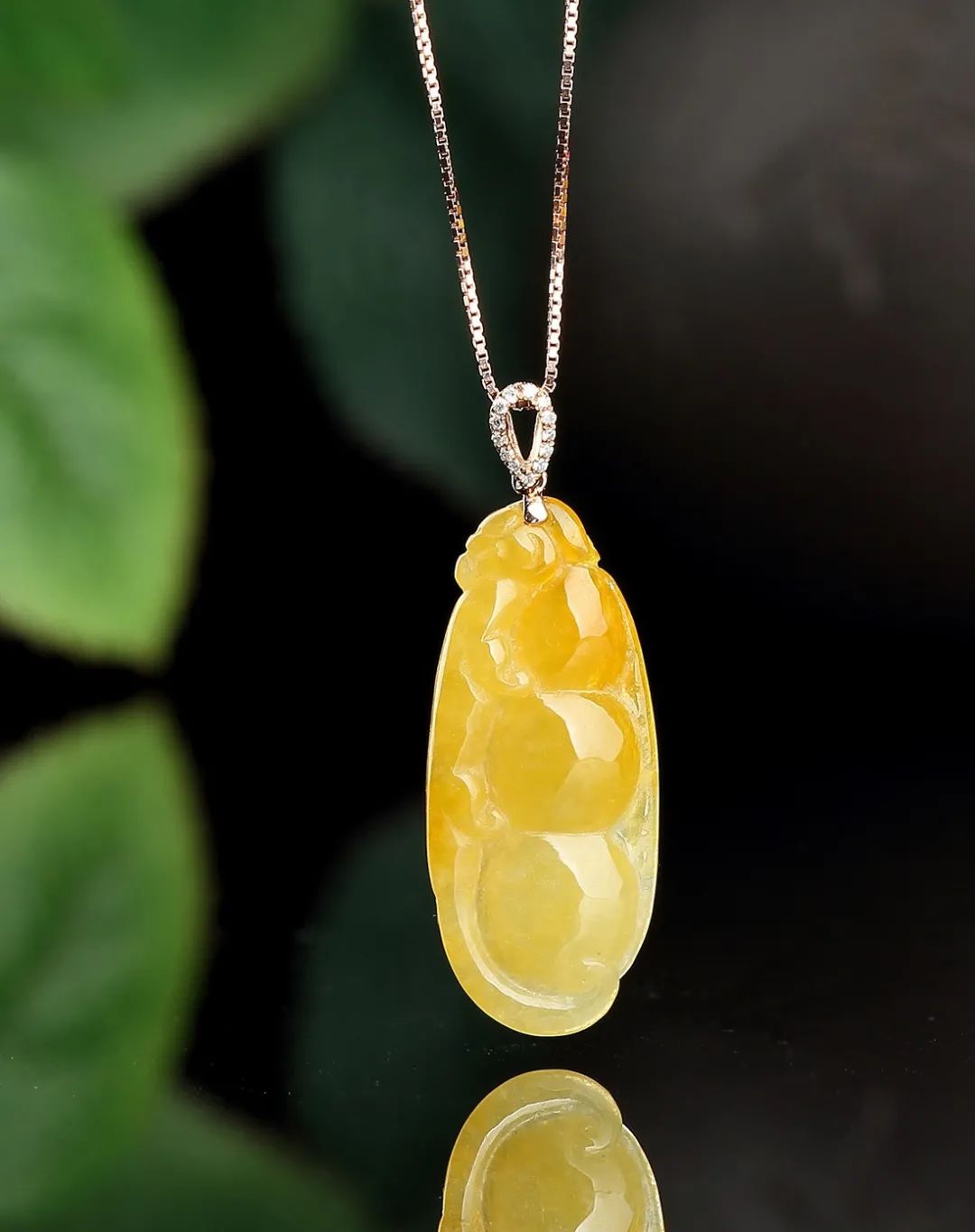 有金翡翠之称的黄翡,适不适合男士佩戴呢?-第9张图片-翡翠网 有金翡翠之称的黄翡,适不适合男士佩戴呢?-第9张图片-翡翠网