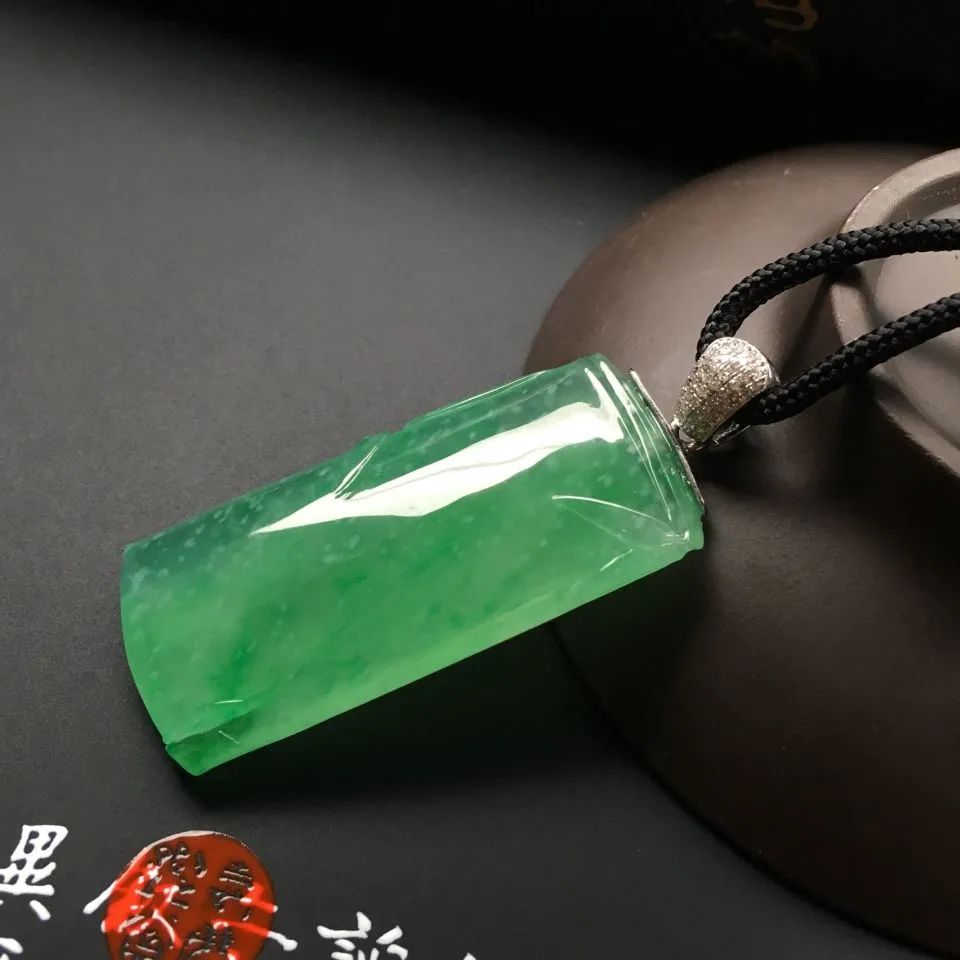 带你了解翡翠竹节的历史故事，它适合送给什么人呢？-第11张图片-翡翠网