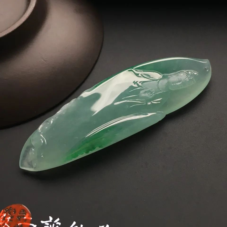 看懂了翡翠的光泽,你才算看懂了翡翠!-第6张图片-翡翠网 看懂了翡翠的光泽,你才算看懂了翡翠!-第6张图片-翡翠网