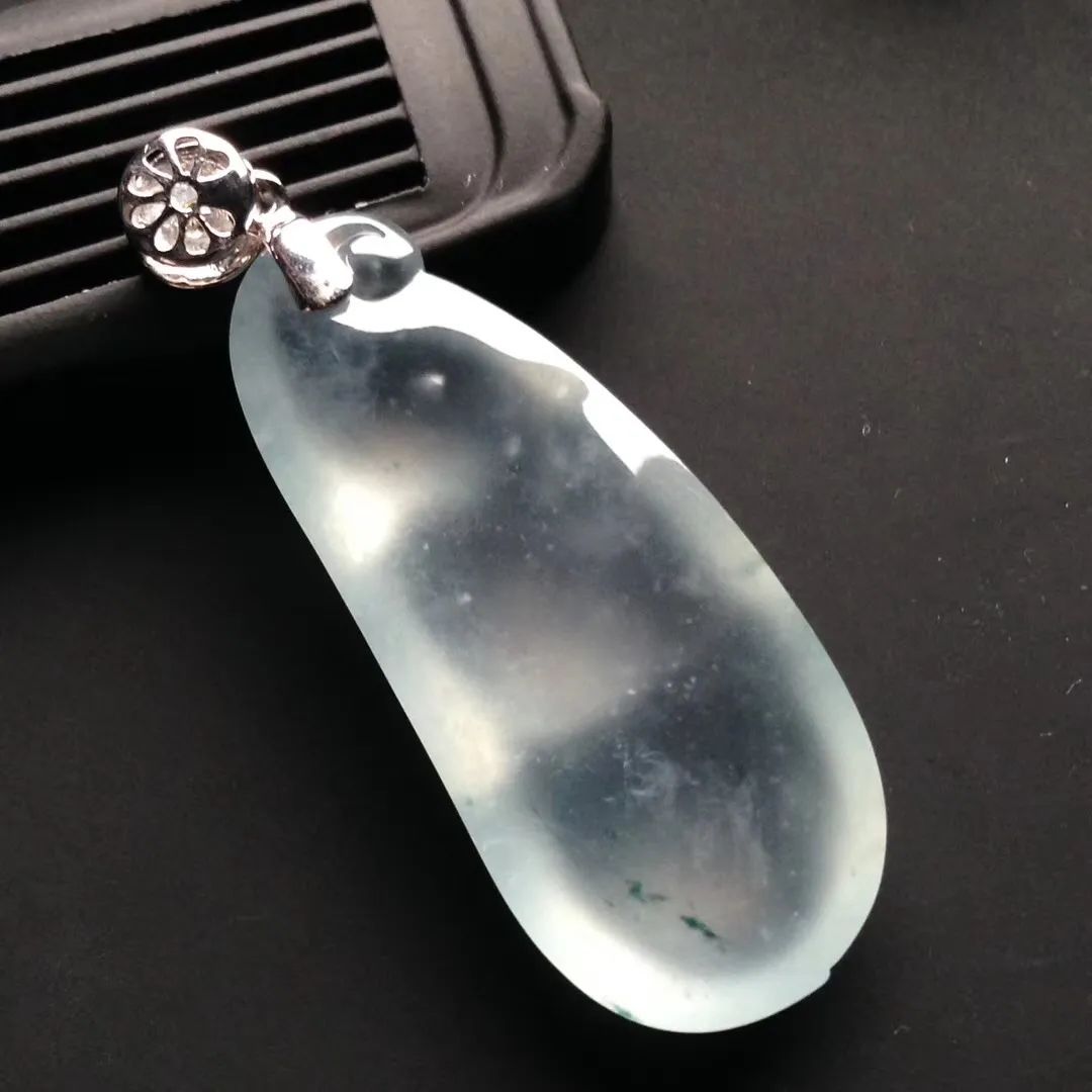 看懂了翡翠的光泽,你才算看懂了翡翠!-第5张图片-翡翠网 看懂了翡翠的光泽,你才算看懂了翡翠!-第5张图片-翡翠网