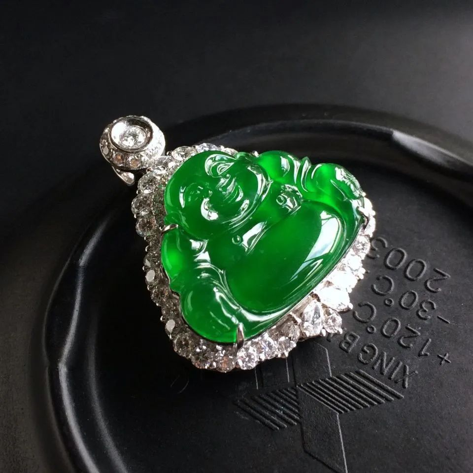 看懂了翡翠的光泽,你才算看懂了翡翠!-第7张图片-翡翠网 看懂了翡翠的光泽,你才算看懂了翡翠!-第7张图片-翡翠网