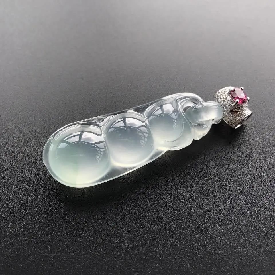 看懂了翡翠的光泽,你才算看懂了翡翠!-第8张图片-翡翠网 看懂了翡翠的光泽,你才算看懂了翡翠!-第8张图片-翡翠网