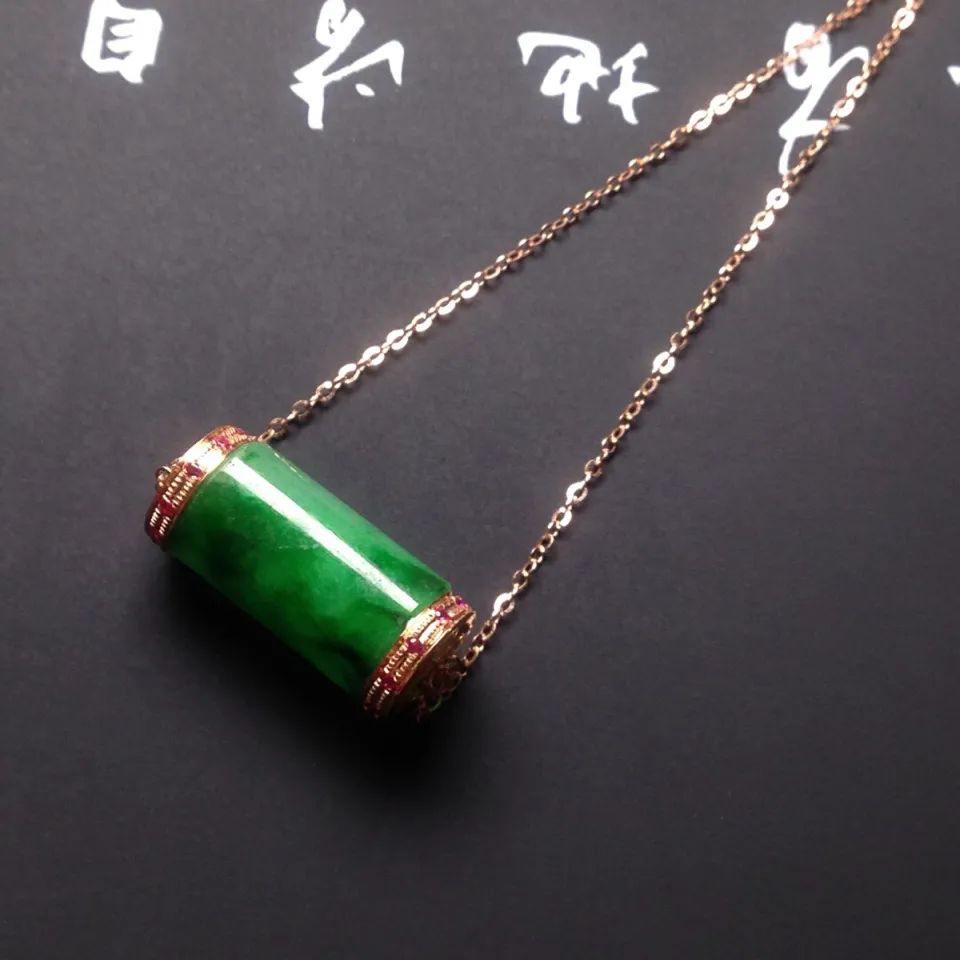 这几种翡翠寓意美好又百搭!你心动了吗?-第5张图片-翡翠网 这几种翡翠寓意美好又百搭!你心动了吗?-第5张图片-翡翠网