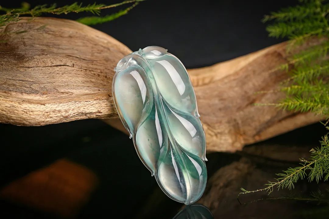 这几种翡翠寓意美好又百搭!你心动了吗?-第14张图片-翡翠网 这几种翡翠寓意美好又百搭!你心动了吗?-第14张图片-翡翠网