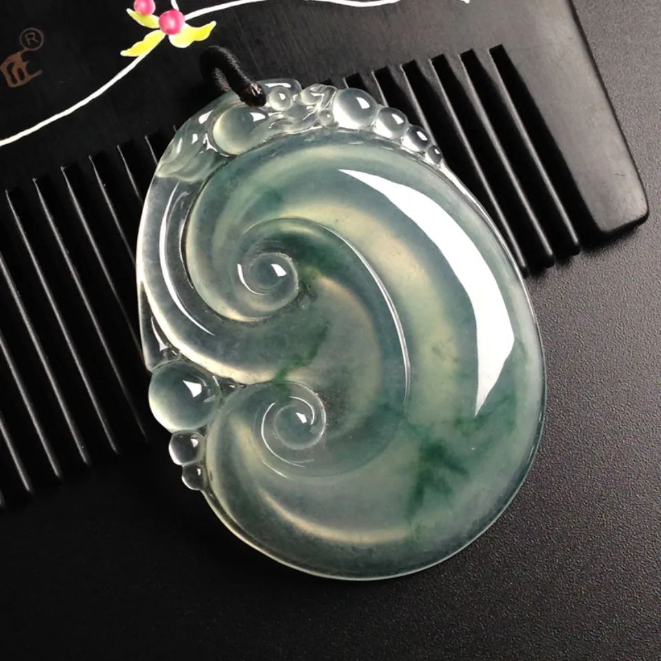 这几种翡翠寓意美好又百搭!你心动了吗?-第16张图片-翡翠网 这几种翡翠寓意美好又百搭!你心动了吗?-第16张图片-翡翠网