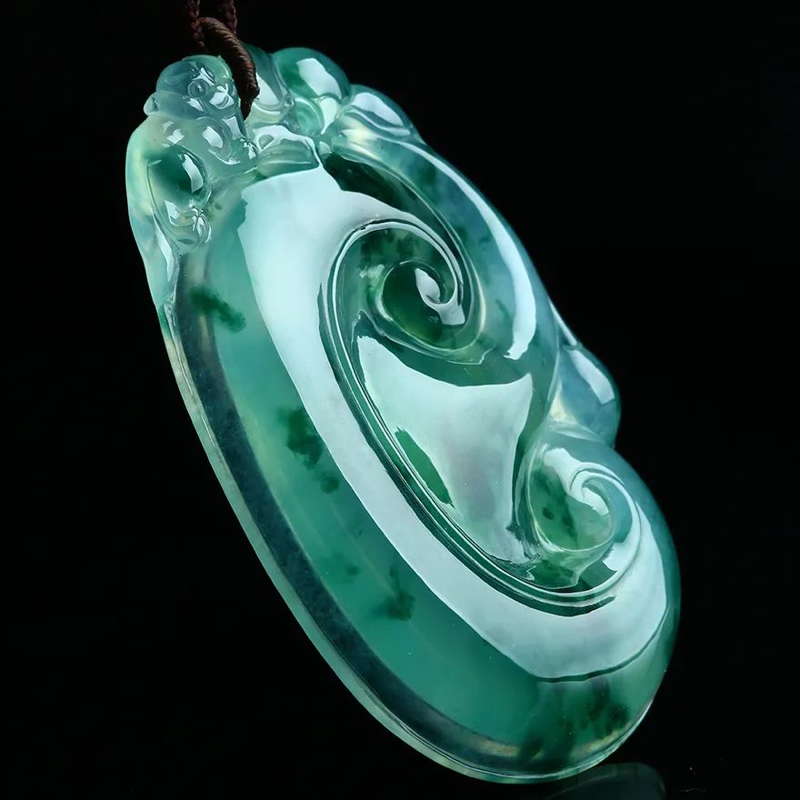 这几种翡翠寓意美好又百搭!你心动了吗?-第17张图片-翡翠网 这几种翡翠寓意美好又百搭!你心动了吗?-第17张图片-翡翠网