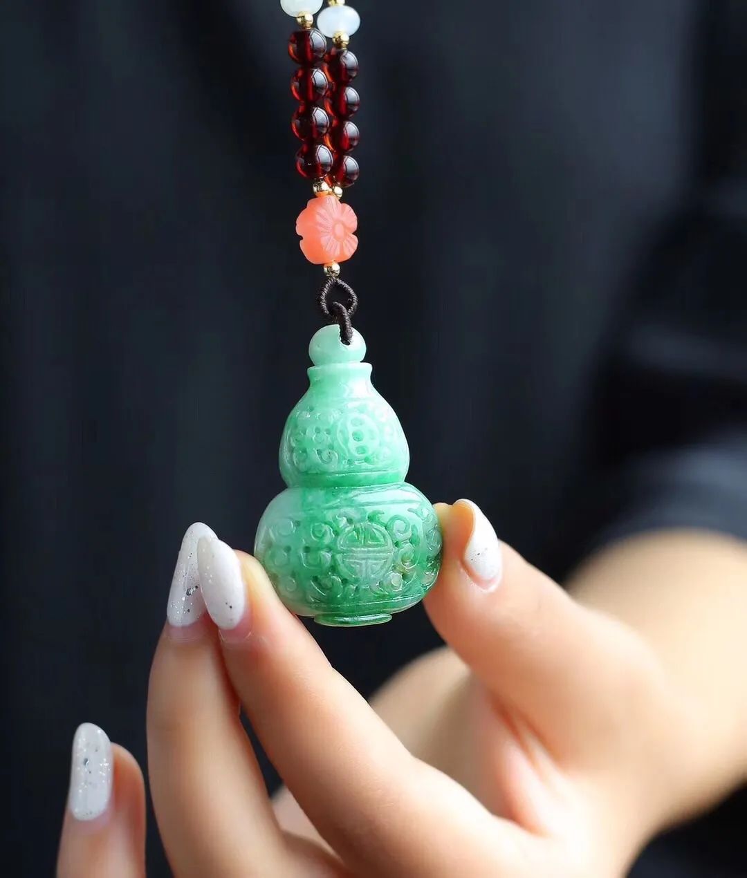 翡翠葫芦究竟有什么魅力？揭秘那些藏在时光里的秘密！-第7张图片-翡翠网