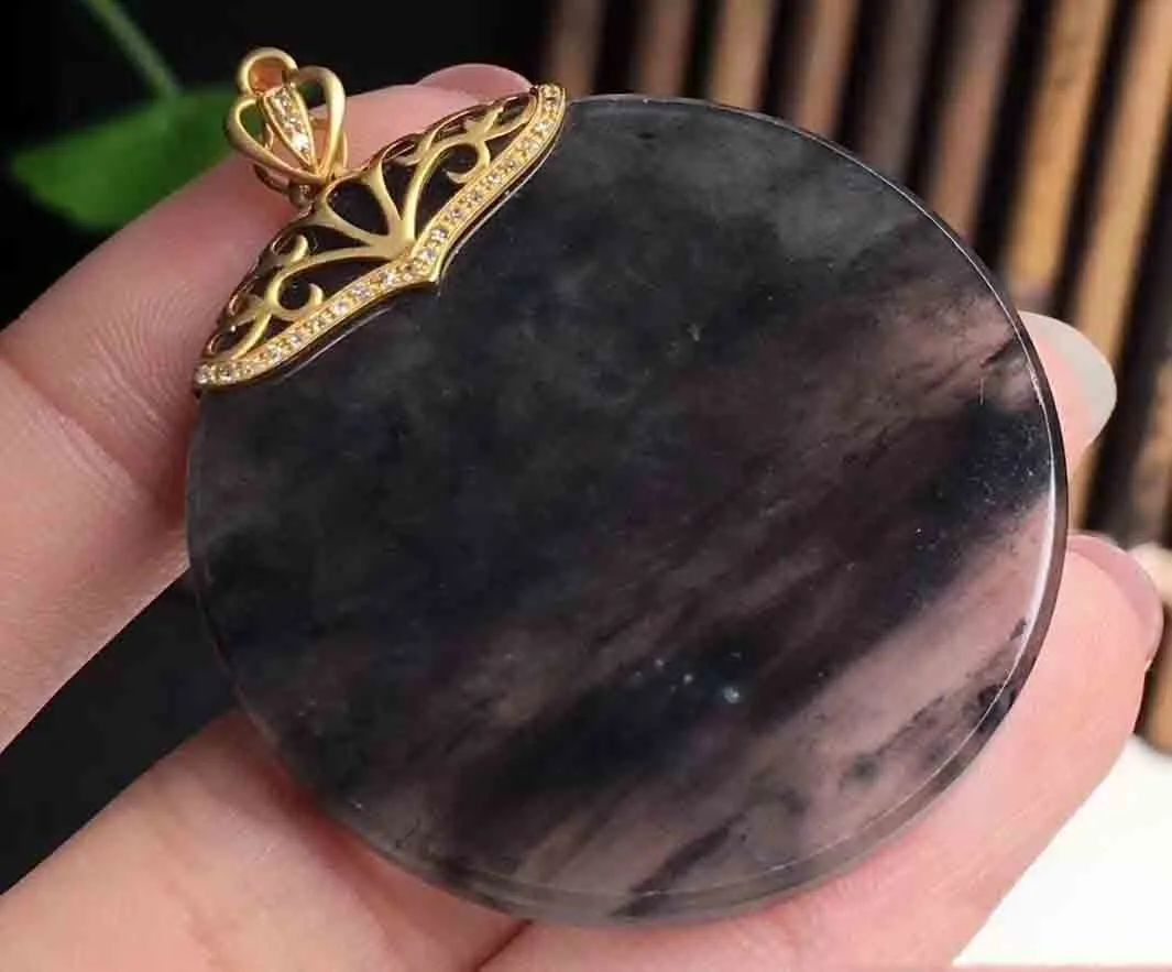 墨翠宛如一幅山水泼墨画,乌鸡种翡翠也美得另类,我们要如何区分它们呢?-第4张图片-翡翠网 墨翠宛如一幅山水泼墨画,乌鸡种翡翠也美得另类,我们要如何区分它们呢?-第4张图片-翡翠网