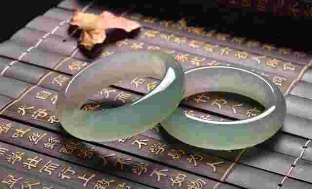 UGG真假翡翠知识,如何验证ugg是否是真品-第1张图片-翡翠网 UGG真假翡翠知识,如何验证ugg是否是真品-第1张图片-翡翠网