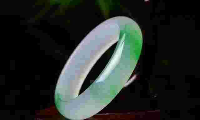 翡翠密度检测真假涉及物理知识,假翡翠的密度能造成真翡翠的密度一样吗-第1张图片-翡翠网