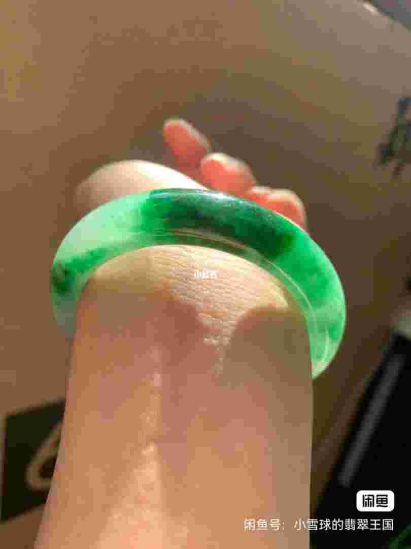 10000元的翡翠手镯,一万多的翡翠手镯上当-第1张图片-翡翠网 10000元的翡翠手镯,一万多的翡翠手镯上当-第1张图片-翡翠网