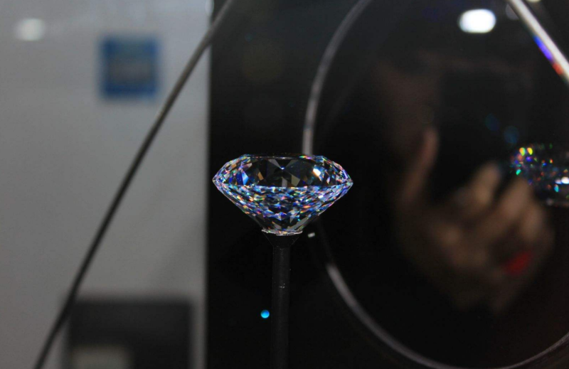 郑州人造钻石在哪买,郑州生产钻石的工厂在哪里-第1张图片-翡翠网 郑州人造钻石在哪买,郑州生产钻石的工厂在哪里-第1张图片-翡翠网