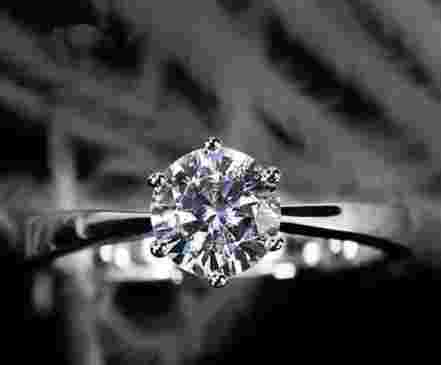 恒久钻石的老总是谁,恒久远钻石制造商-第2张图片-翡翠网