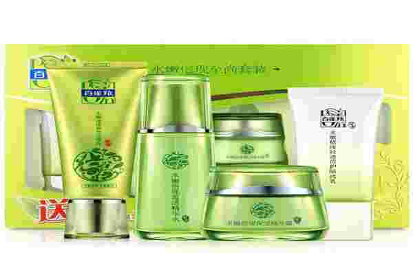 百雀羚适合什么年龄段的女生使用,百雀羚适合年龄-第1张图片-翡翠网