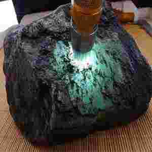 翡翠原石毛料市场价多少钱一公斤一般的毛料翡翠原石毛料知识-第1张图片-翡翠网