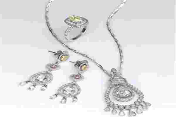 奢侈品珠宝首饰品牌排行榜,奢侈品珠宝排行榜前十名-第1张图片-翡翠网