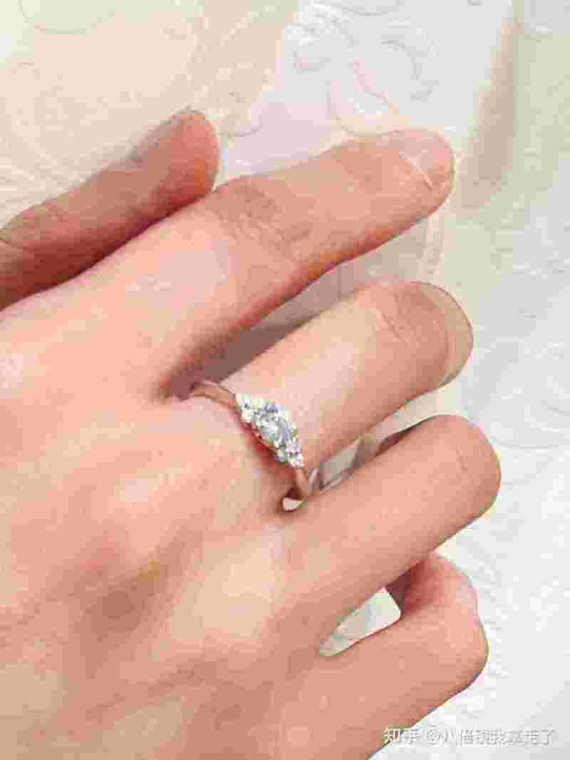 什么钻戒品牌最好什么钻戒一生只能定制一枚-第1张图片-翡翠网 什么钻戒品牌最好什么钻戒一生只能定制一枚-第1张图片-翡翠网