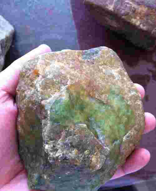 翡翠原石知识大全图鉴翡翠原石知识入门完整版-第1张图片-翡翠网 翡翠原石知识大全图鉴翡翠原石知识入门完整版-第1张图片-翡翠网