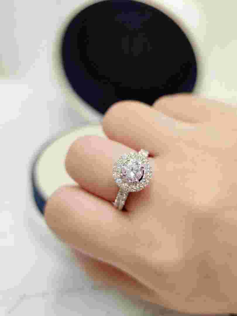 80分钻戒一般多少钱80分钻石价格-第1张图片-翡翠网 80分钻戒一般多少钱80分钻石价格-第1张图片-翡翠网