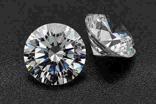 钻石怎么验真假,钻石怎么验真假?-第1张图片-翡翠网 钻石怎么验真假,钻石怎么验真假?-第1张图片-翡翠网