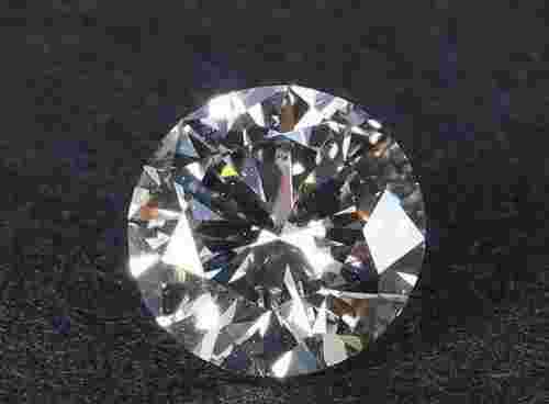 怎么样辨别钻石的真假视频,怎么样辨别钻石的真假-第2张图片-翡翠网 怎么样辨别钻石的真假视频,怎么样辨别钻石的真假-第2张图片-翡翠网