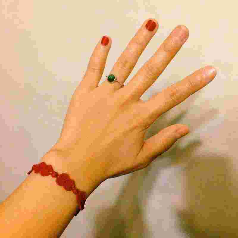 女孩子为什么中指不涂指甲油中指不涂指甲油-第1张图片-翡翠网