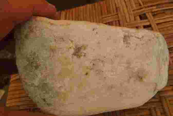 翡翠原石鉴别新手入门视频教程翡翠原石真假鉴定-第1张图片-翡翠网 翡翠原石鉴别新手入门视频教程翡翠原石真假鉴定-第1张图片-翡翠网