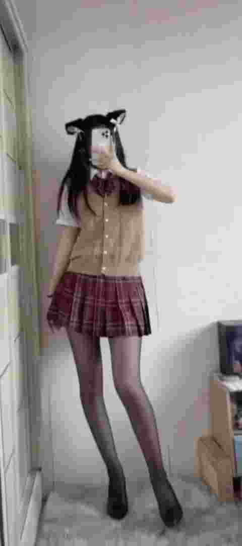 关于抖音奶片故意走漏15秒图片评论的信息-第1张图片-翡翠网 关于抖音奶片故意走漏15秒图片评论的信息-第1张图片-翡翠网