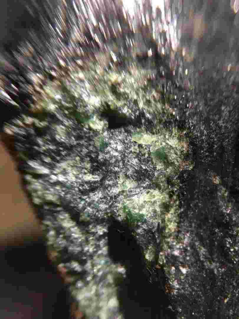 造假翡翠原石的知识造假翡翠原石的知识是什么-第1张图片-翡翠网 造假翡翠原石的知识造假翡翠原石的知识是什么-第1张图片-翡翠网