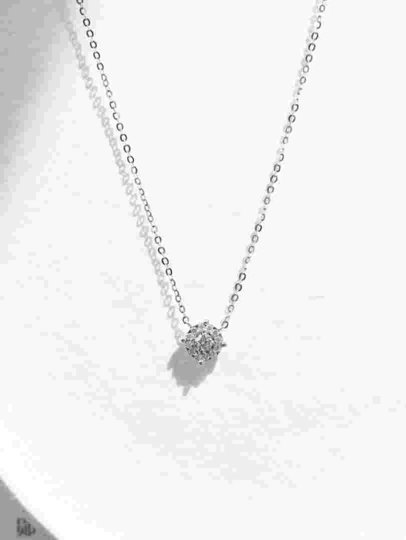 一克拉钻石项链大概多少钱,1克拉钻石项链多少钱参考 天然钻石协会-第2张图片-翡翠网 一克拉钻石项链大概多少钱,1克拉钻石项链多少钱参考 天然钻石协会-第2张图片-翡翠网