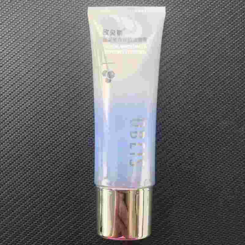 雪颜美白洁面膏怎么用雪颜美白洁面膏-第2张图片-翡翠网 雪颜美白洁面膏怎么用雪颜美白洁面膏-第2张图片-翡翠网