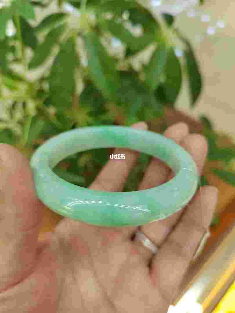 翡翠手镯一般多重合适,翡翠手镯多少斤最好-第1张图片-翡翠网