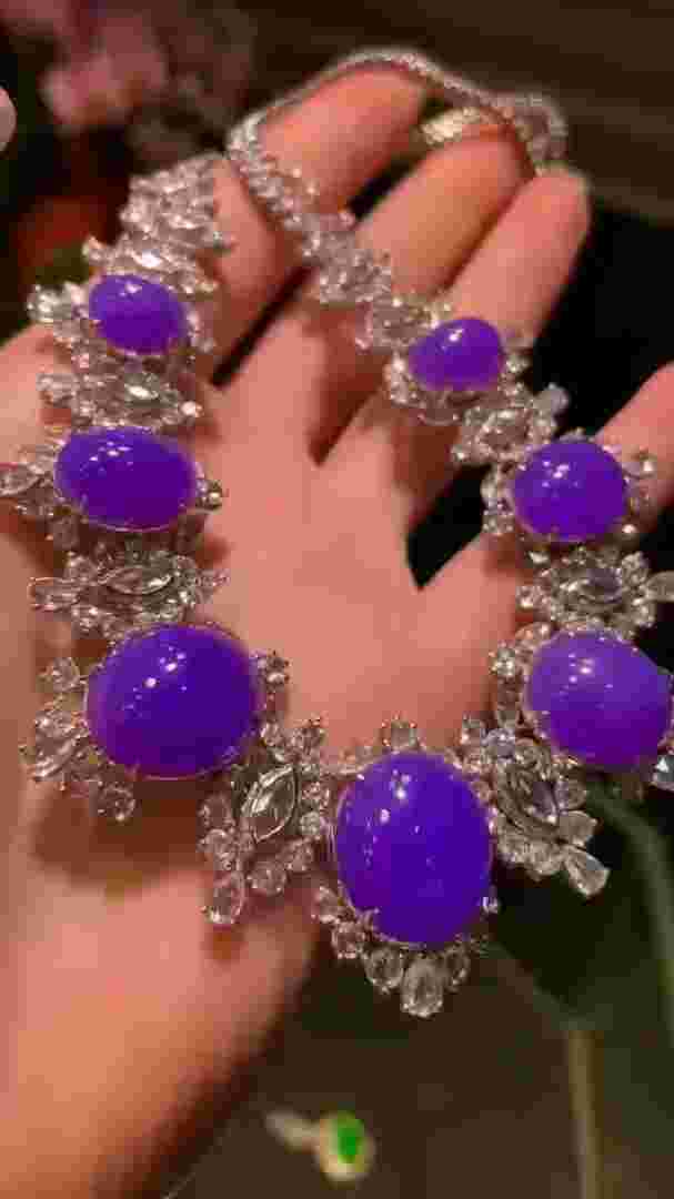 帝王紫翡翠手镯价格,翡翠知识帝王紫-第1张图片-翡翠网