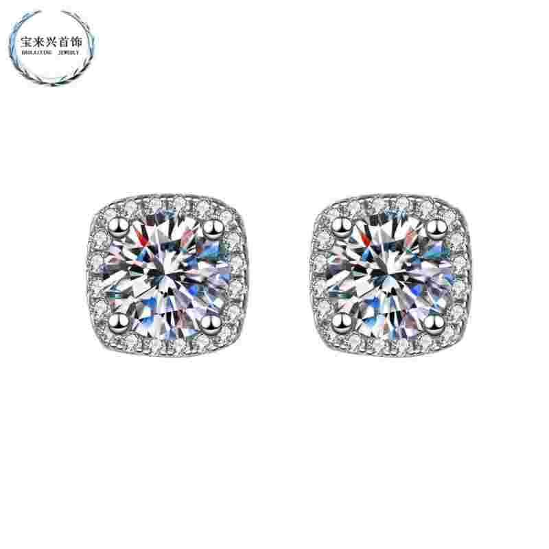 1克拉和50分耳钉哪个好看的简单介绍-第2张图片-翡翠网 1克拉和50分耳钉哪个好看的简单介绍-第2张图片-翡翠网