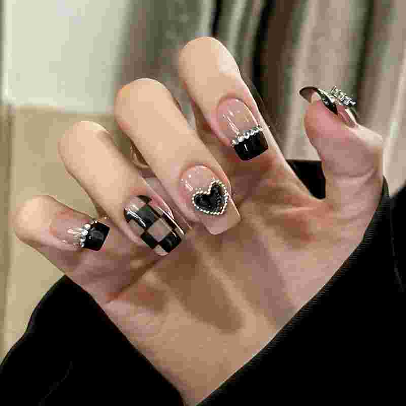 2022网红收入一览表,直播间5000人一晚上挣多少钱-第1张图片-翡翠网 2022网红收入一览表,直播间5000人一晚上挣多少钱-第1张图片-翡翠网